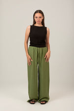 Load image into Gallery viewer, Basic Oval Neck Sleeveless Top For Women
